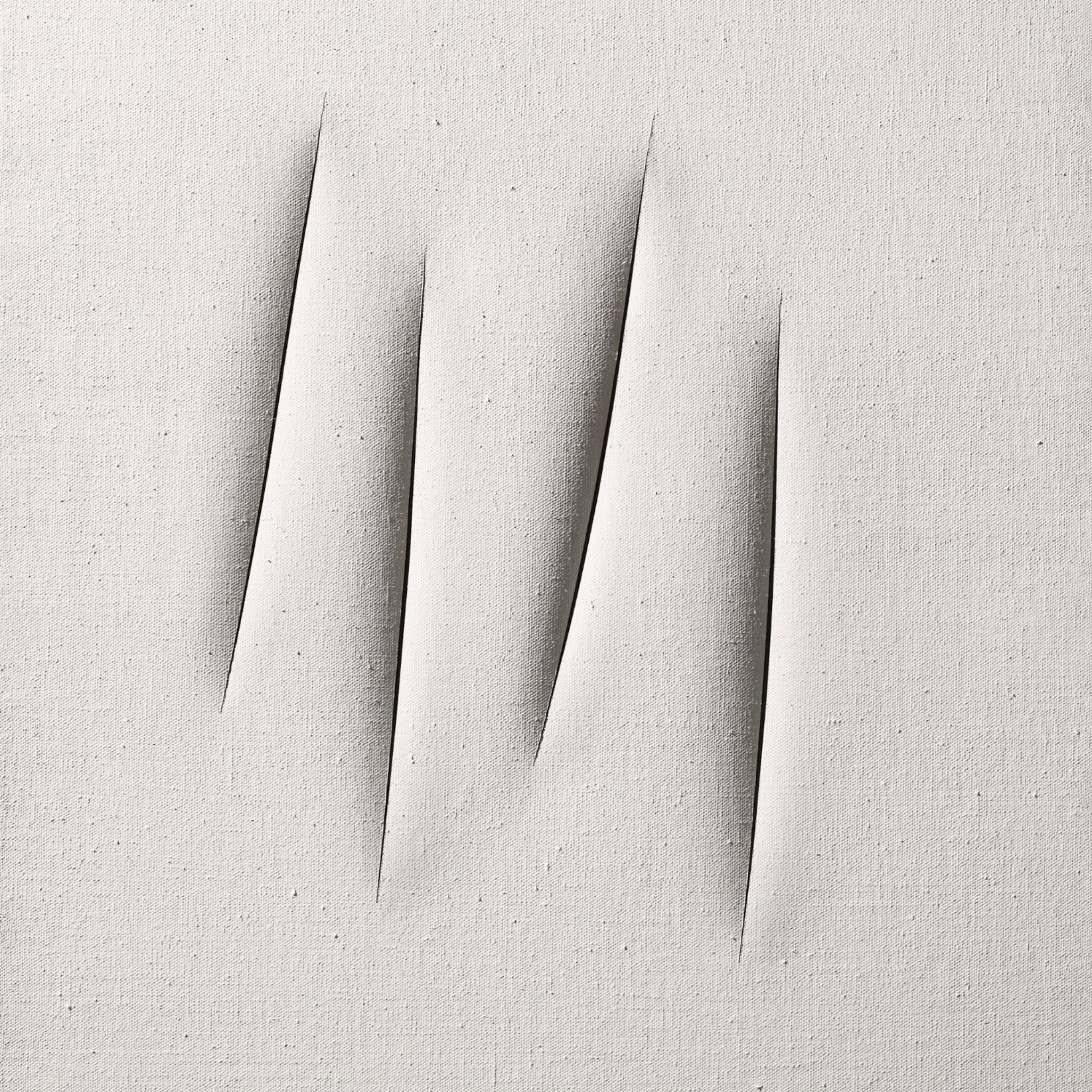 Kunstwerk eingeschnittene weiße Leinwand, Titel Concetto Spaziale Attese, Künstler Lucio Fontana