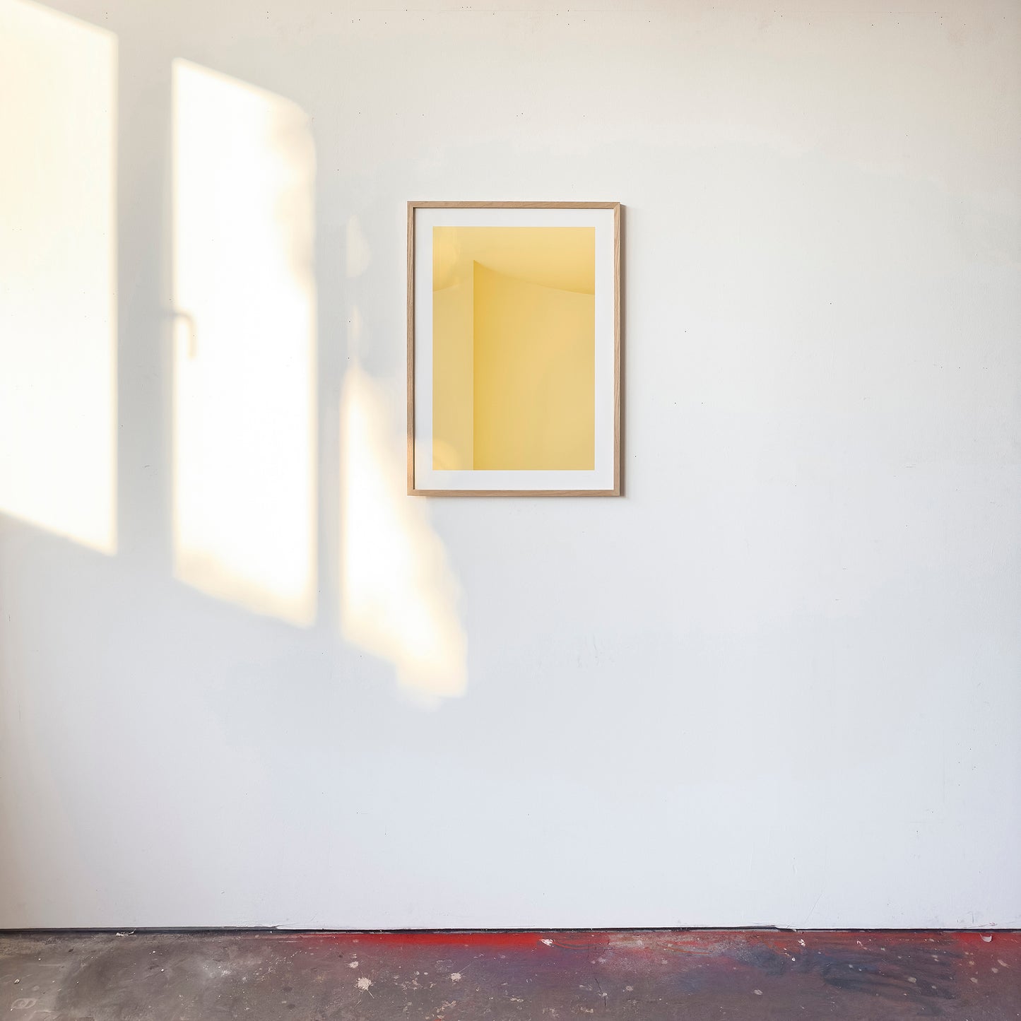 Kunstdruck im Bilderrahmen im Atelier, Motiv gelb monochromr Raum, Titel Styr IV - Edition